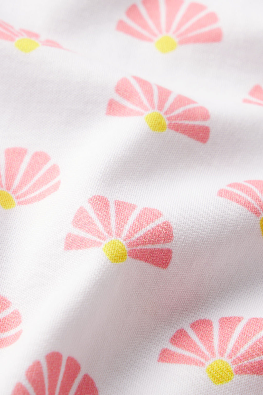 Kids Shorts Set in Gelato Scallop Shell - Main Image 3